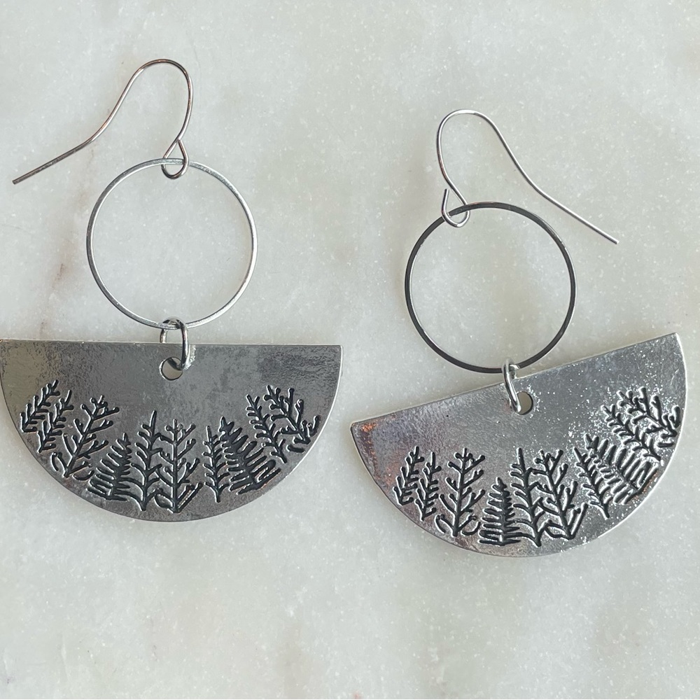 Anthropologie Antique botanical fan earrings